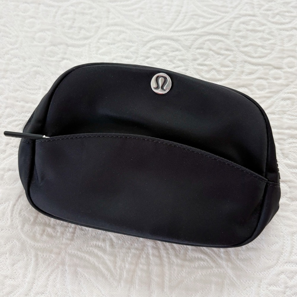 Lululemon City Essential Pouch, Black